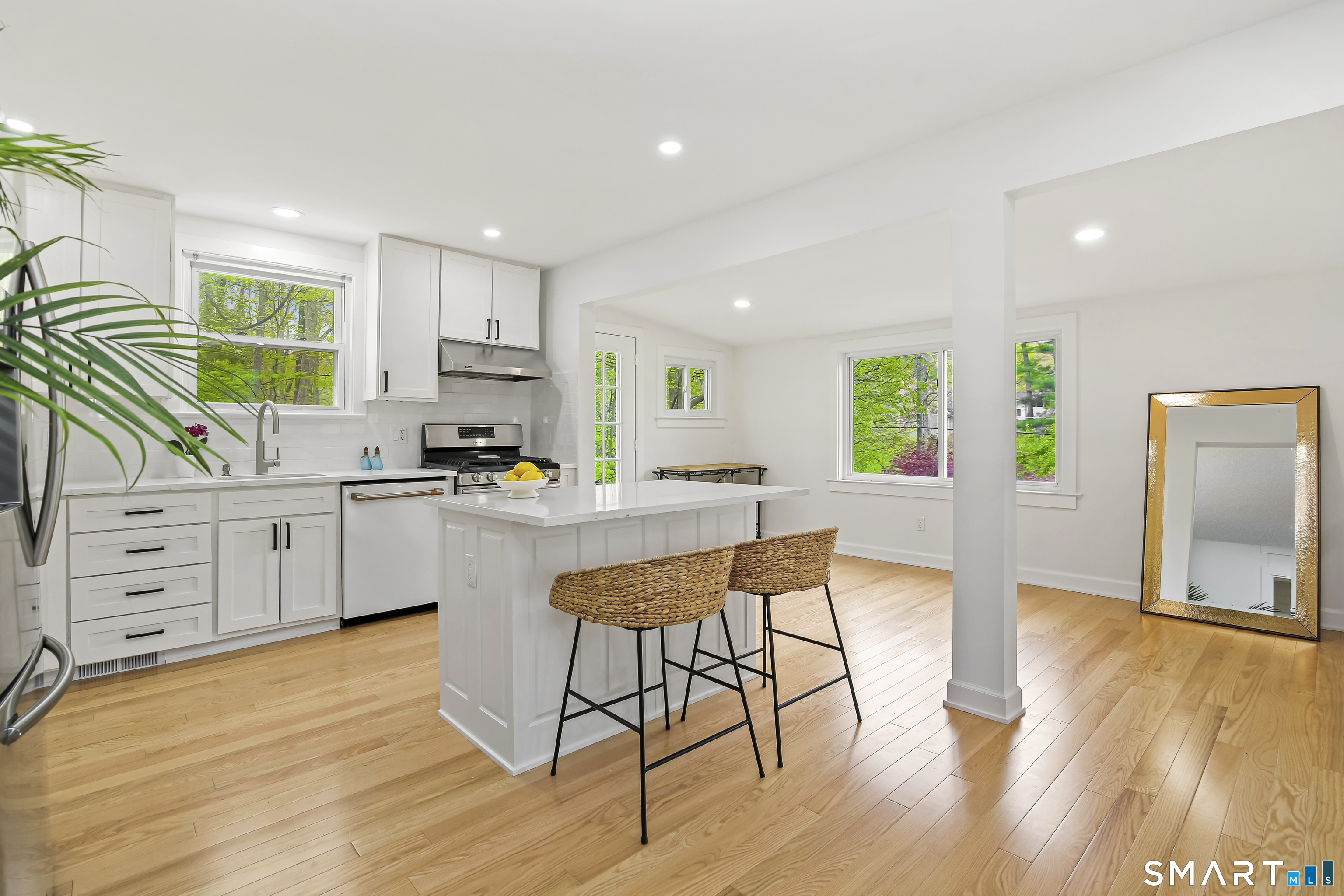 318 Mountain Road Ridgefield, CT 06877 - Photo 5 of 29