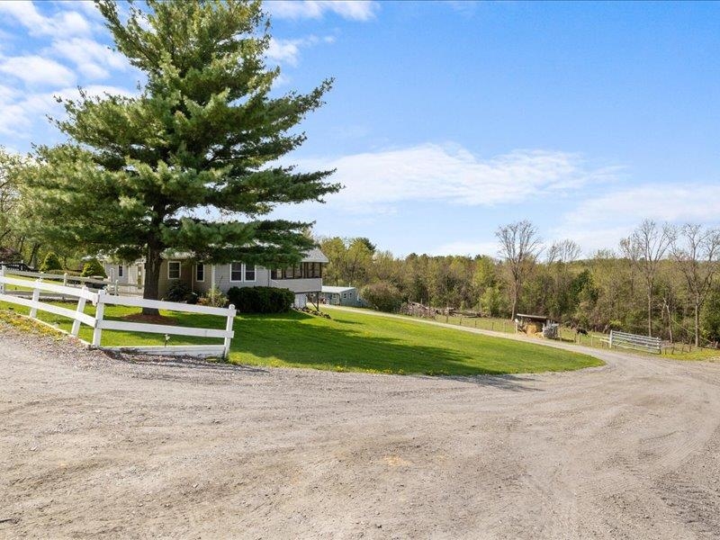 934 Davis Road Hinesburg, VT 05461 - Photo 4 of 36 Gallery Image 4