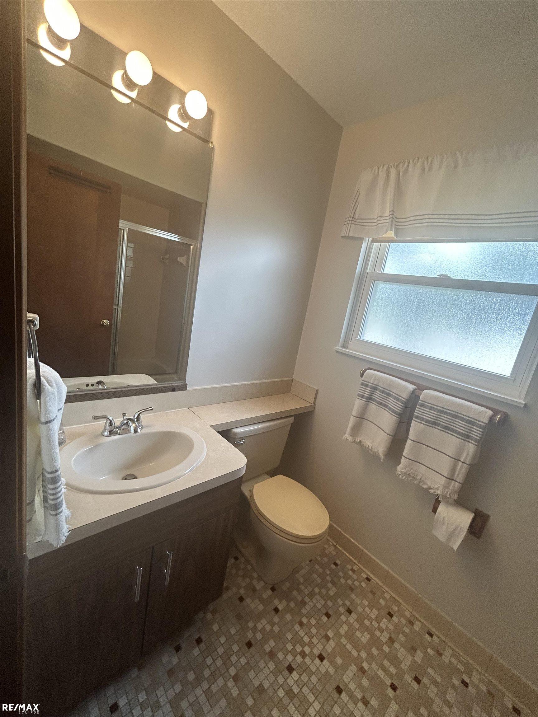 12547 Clinton River Road Sterling Heights, MI 48313 - Photo 20 of 40 50110585-20.JPG