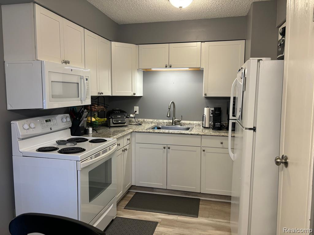 383 West Drahner Road Oxford, MI 48371 - Photo 5 of 15