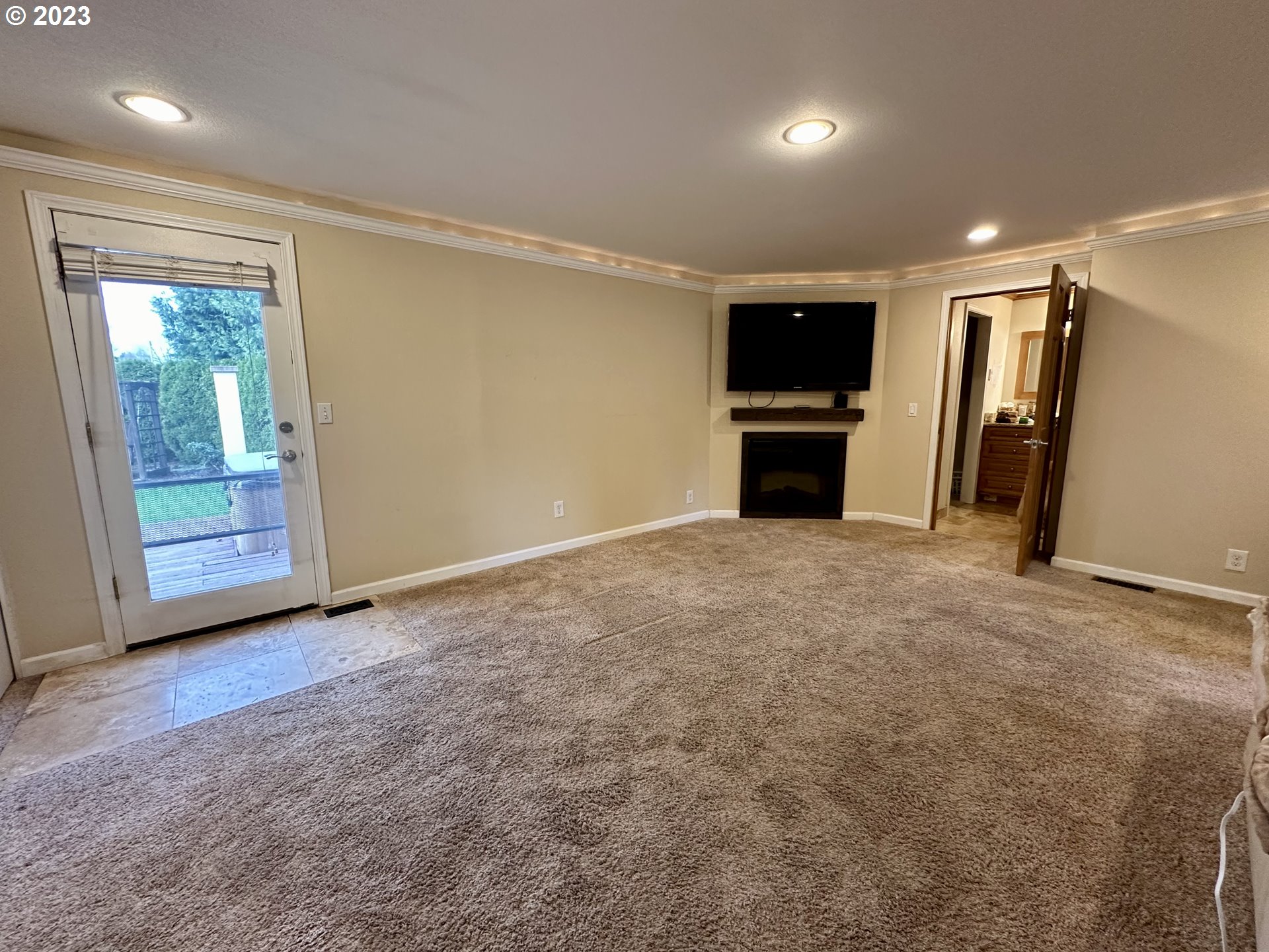2159 Jeppesen Acres Road Eugene, OR 97401 - Photo 24 of 44 Primary Bedroom