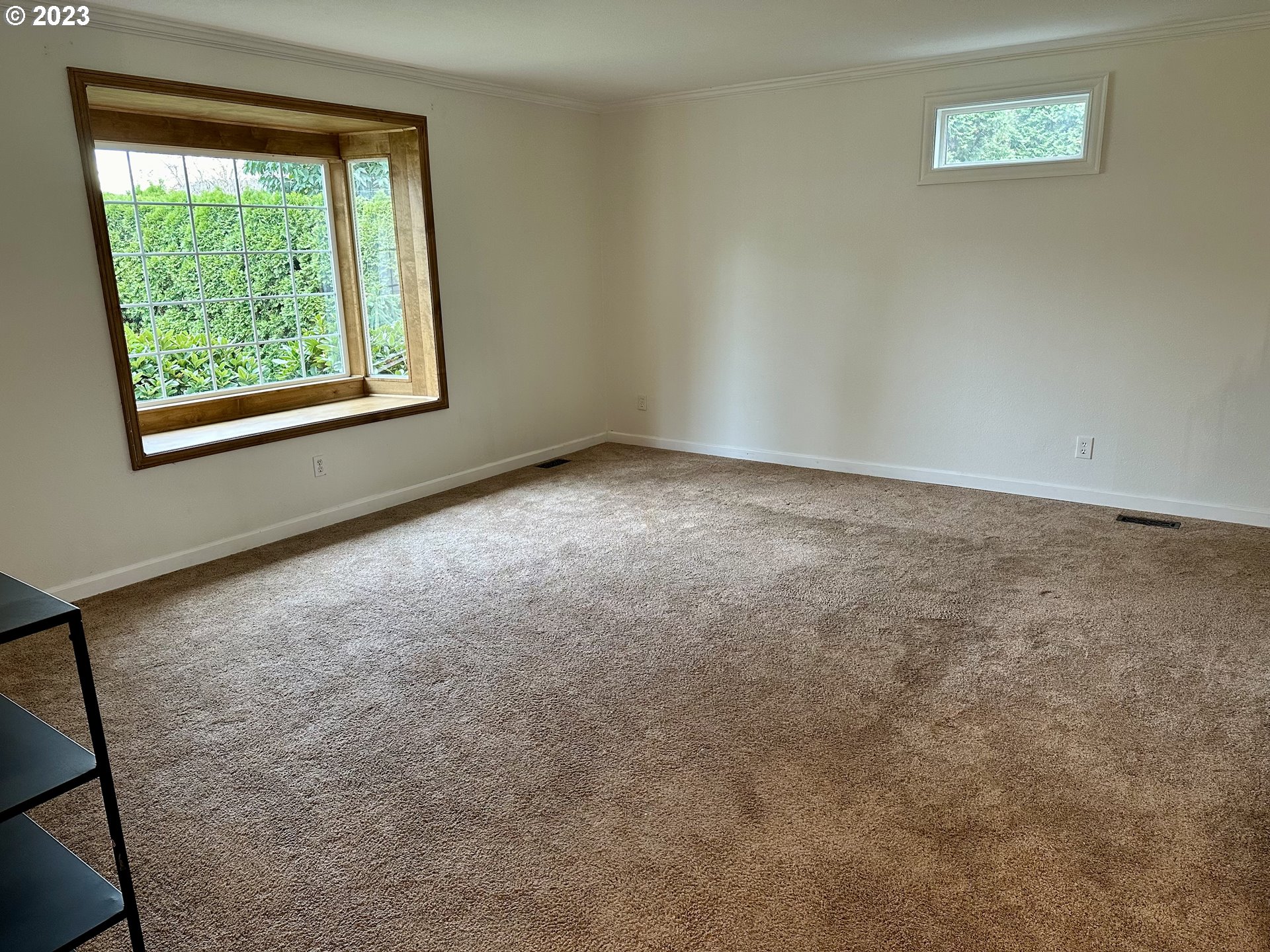 2159 Jeppesen Acres Road Eugene, OR 97401 - Photo 5 of 44 Family Room