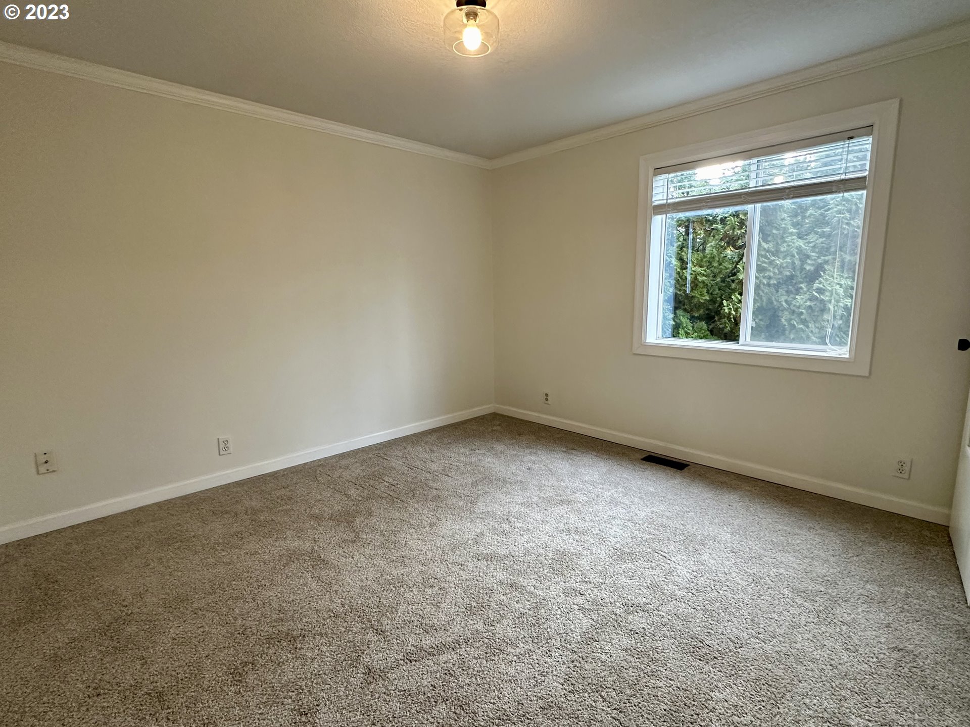 2159 Jeppesen Acres Road Eugene, OR 97401 - Photo 10 of 44 Bedroom