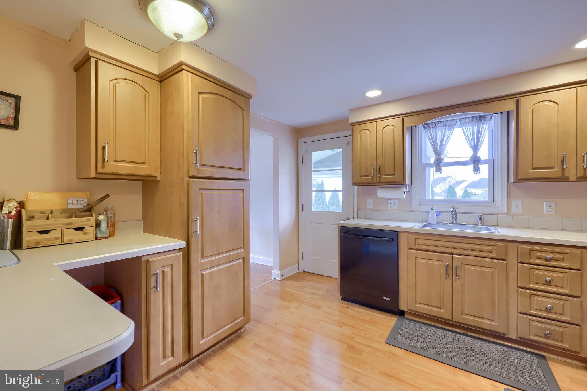 457 Amesbury Road Lancaster, PA 17601 - Photo 5 of 31