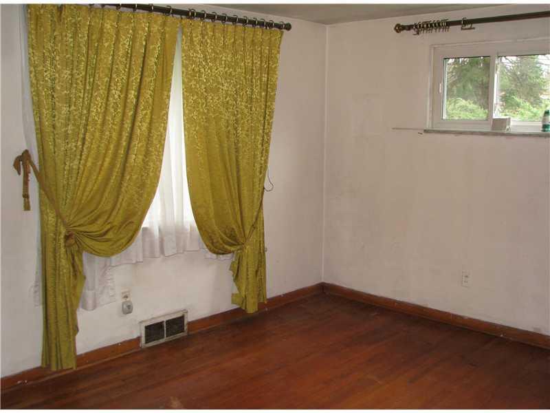 Bedroom. 