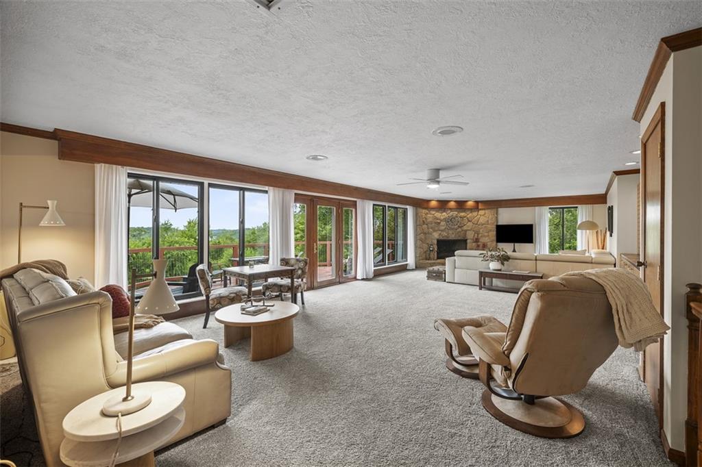 1000 Pleasant Hill Road Wexford, PA 15090 - Photo 6 of 37 a living room with furniture and a large window