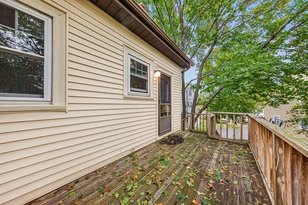 $1,975 | 27 Franklin Street, Unit 2R, Arlington, MA 02474