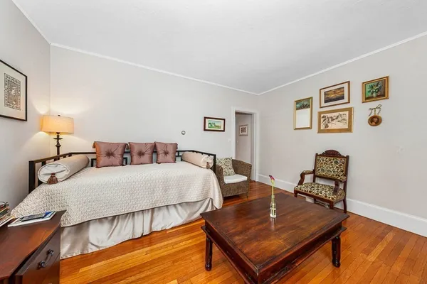 $1,975 | 27 Franklin Street, Unit 2R, Arlington, MA 02474