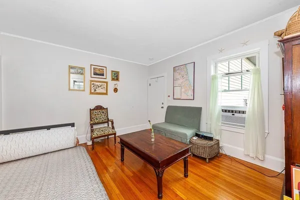 $1,975 | 27 Franklin Street, Unit 2R, Arlington, MA 02474