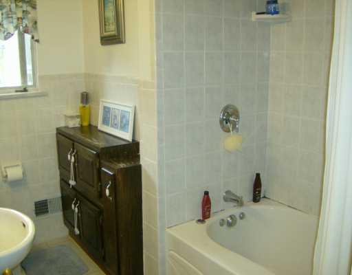 1695 Sample Road Allison Park, PA 15101 - Photo 6 of 8 Master Bath/Spa.