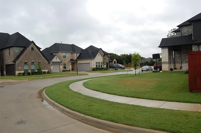 $3,900 | 3917 Belle Maison Court, Arlington, TX 76016