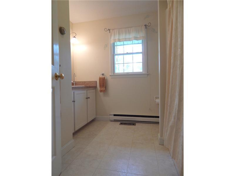 514 Duckpuddle Road Waldoboro, ME 04572 - Photo 26 of 35 Bathroom.