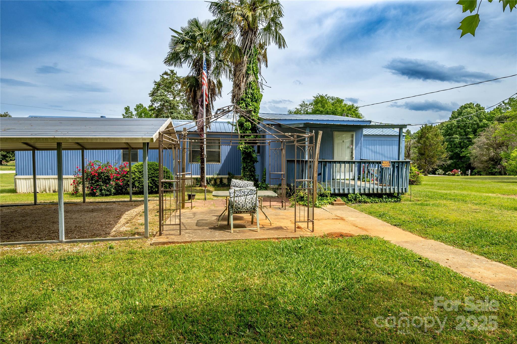 7041 Kays Drive York, SC 29745 - Photo 4 of 27