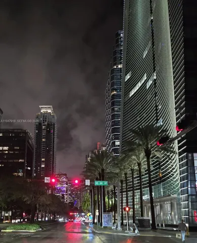 $5,000 | 801 Brickell Bay Drive, Unit 764, Miami, FL 33131