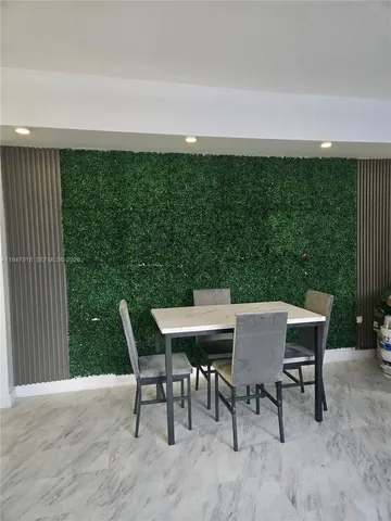 $5,000 | 801 Brickell Bay Drive, Unit 764, Miami, FL 33131