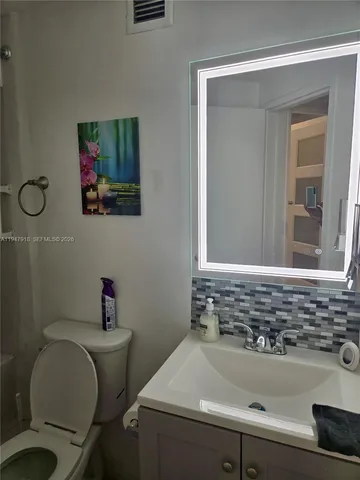 $5,000 | 801 Brickell Bay Drive, Unit 764, Miami, FL 33131