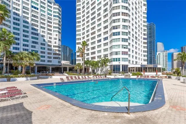 $5,000 | 801 Brickell Bay Drive, Unit 764, Miami, FL 33131