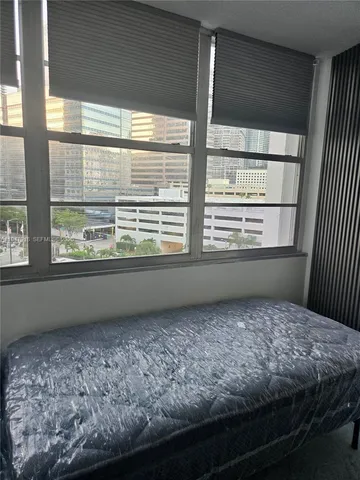 $5,000 | 801 Brickell Bay Drive, Unit 764, Miami, FL 33131