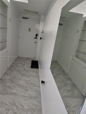 $4,500 | 801 Brickell Bay Drive, Unit 764, Miami, FL 33131