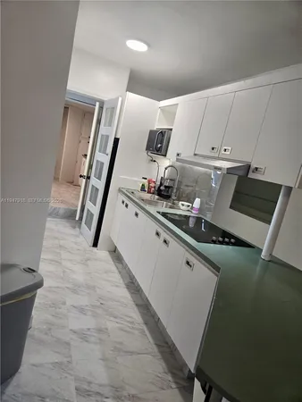 $4,500 | 801 Brickell Bay Drive, Unit 764, Miami, FL 33131