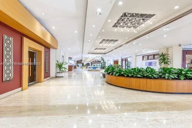 $5,000 | 801 Brickell Bay Drive, Unit 764, Miami, FL 33131