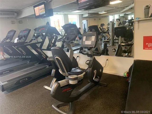 $5,000 | 801 Brickell Bay Drive, Unit 764, Miami, FL 33131