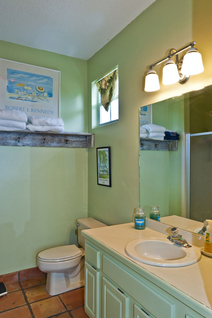 275 Blackbeard Road Summerland Key, FL 33042 - Photo 23 of 26 Master bath
