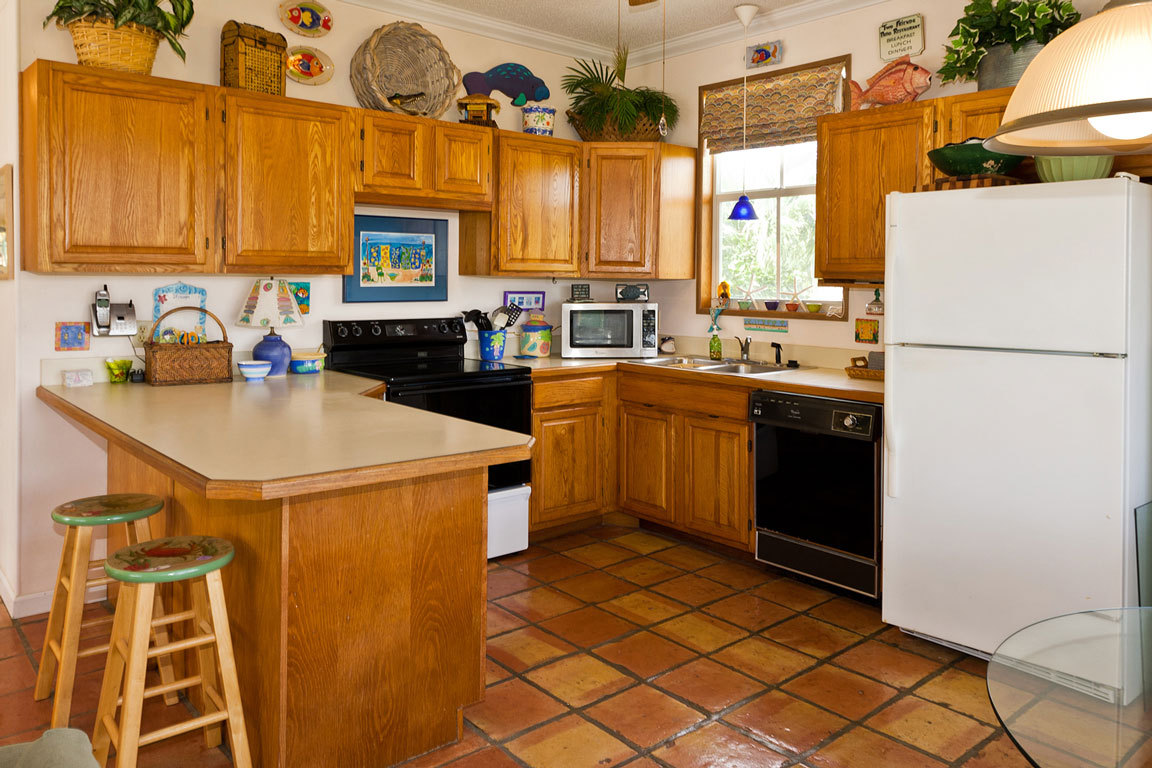 275 Blackbeard Road Summerland Key, FL 33042 - Photo 9 of 26 Kitchen