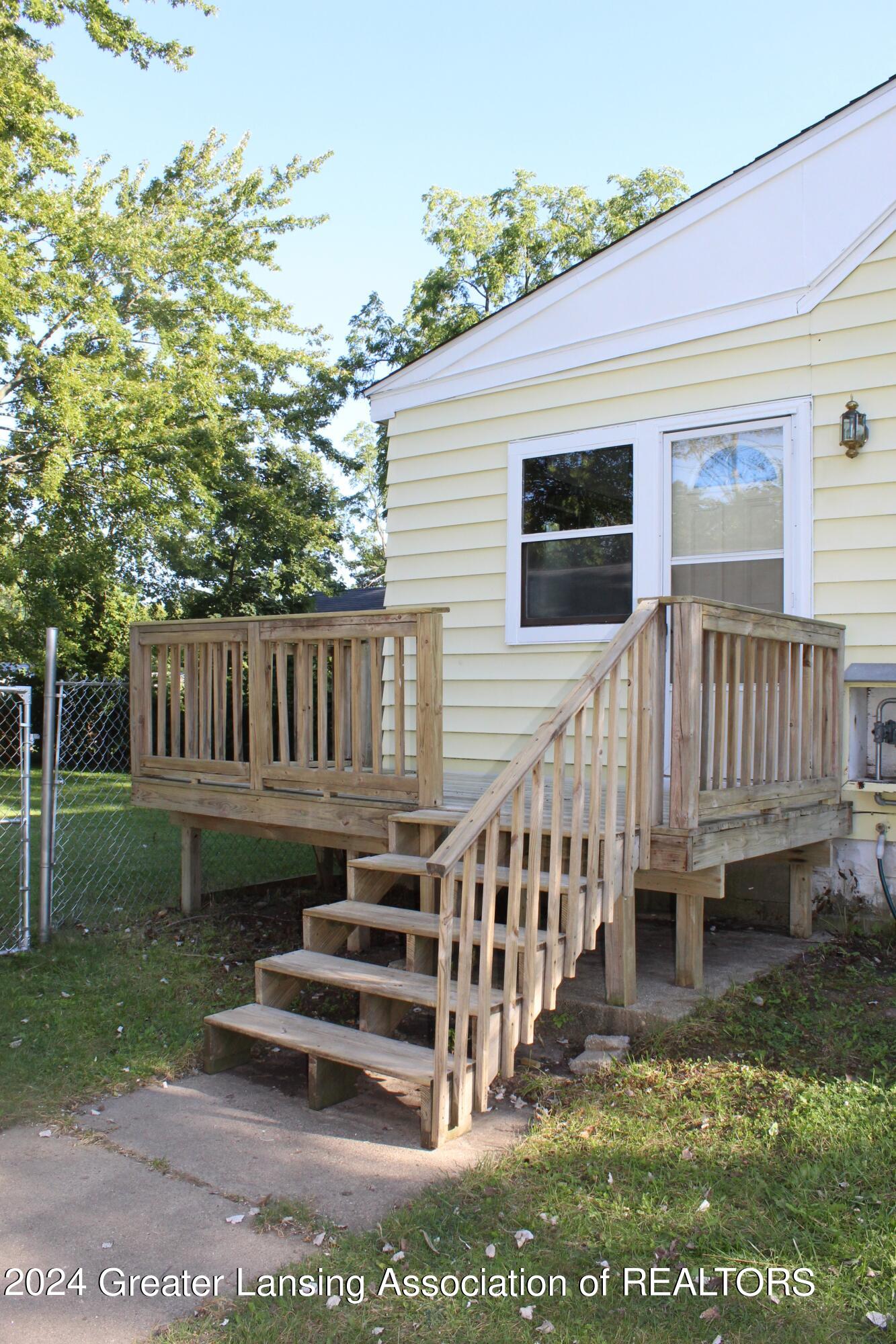 3129 Ingham Street Lansing, MI 48911 - Photo 3 of 27 3
