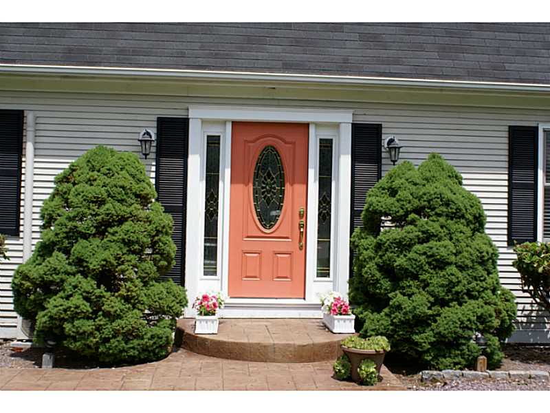 156 Pippin Orchard Road Cranston, RI 02921 - Photo 4 of 19 Exterior Front.