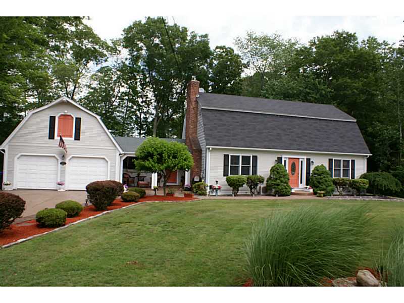 156 Pippin Orchard Road Cranston, RI 02921 - Photo 6 of 19 Exterior Front.