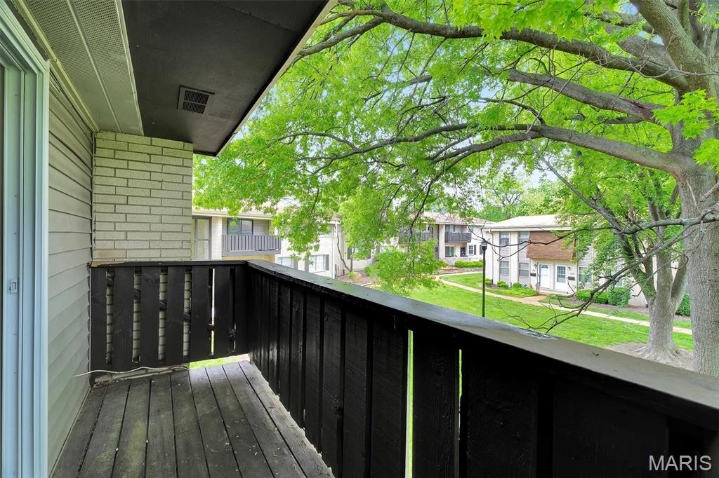 128 Shadalane, Unit E Ballwin, MO 63011 - Photo 17 of 19