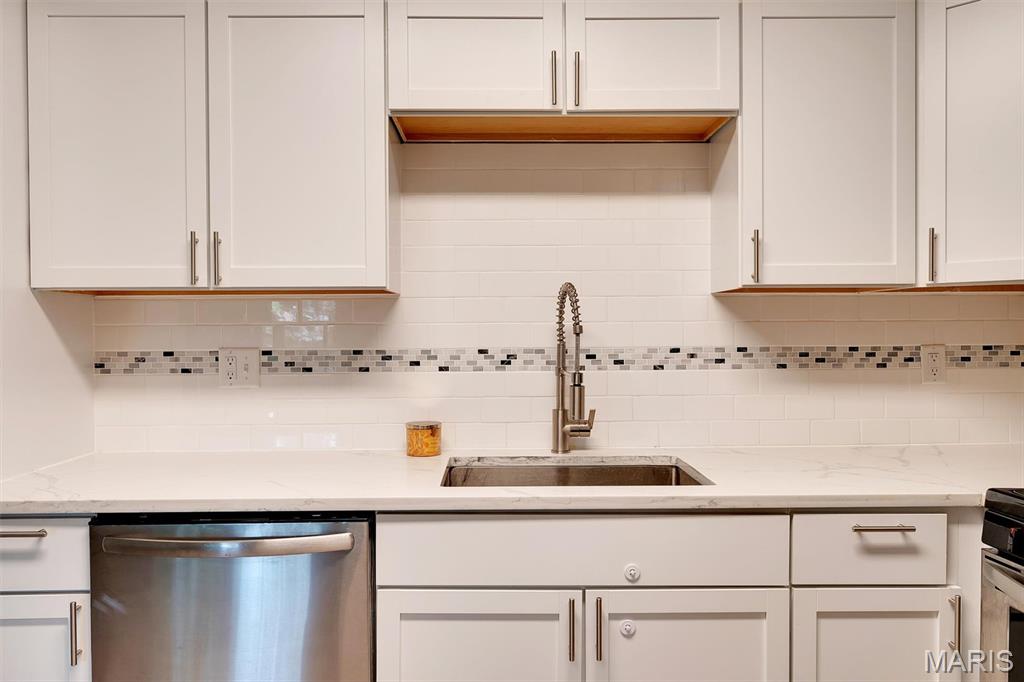 128 Shadalane, Unit E Ballwin, MO 63011 - Photo 6 of 19