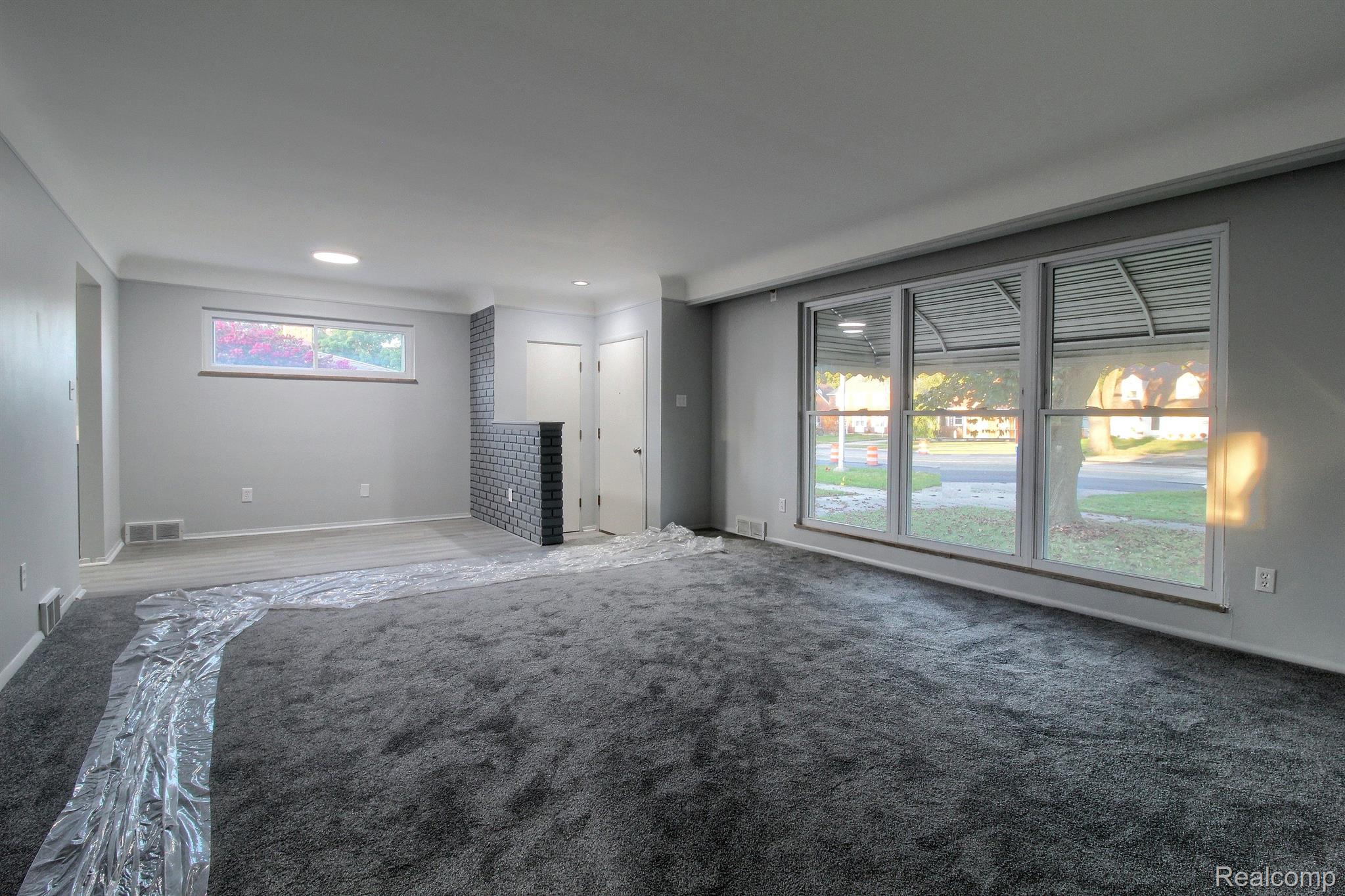 14043 Inkster Road Livonia, MI 48154 - Photo 3 of 25