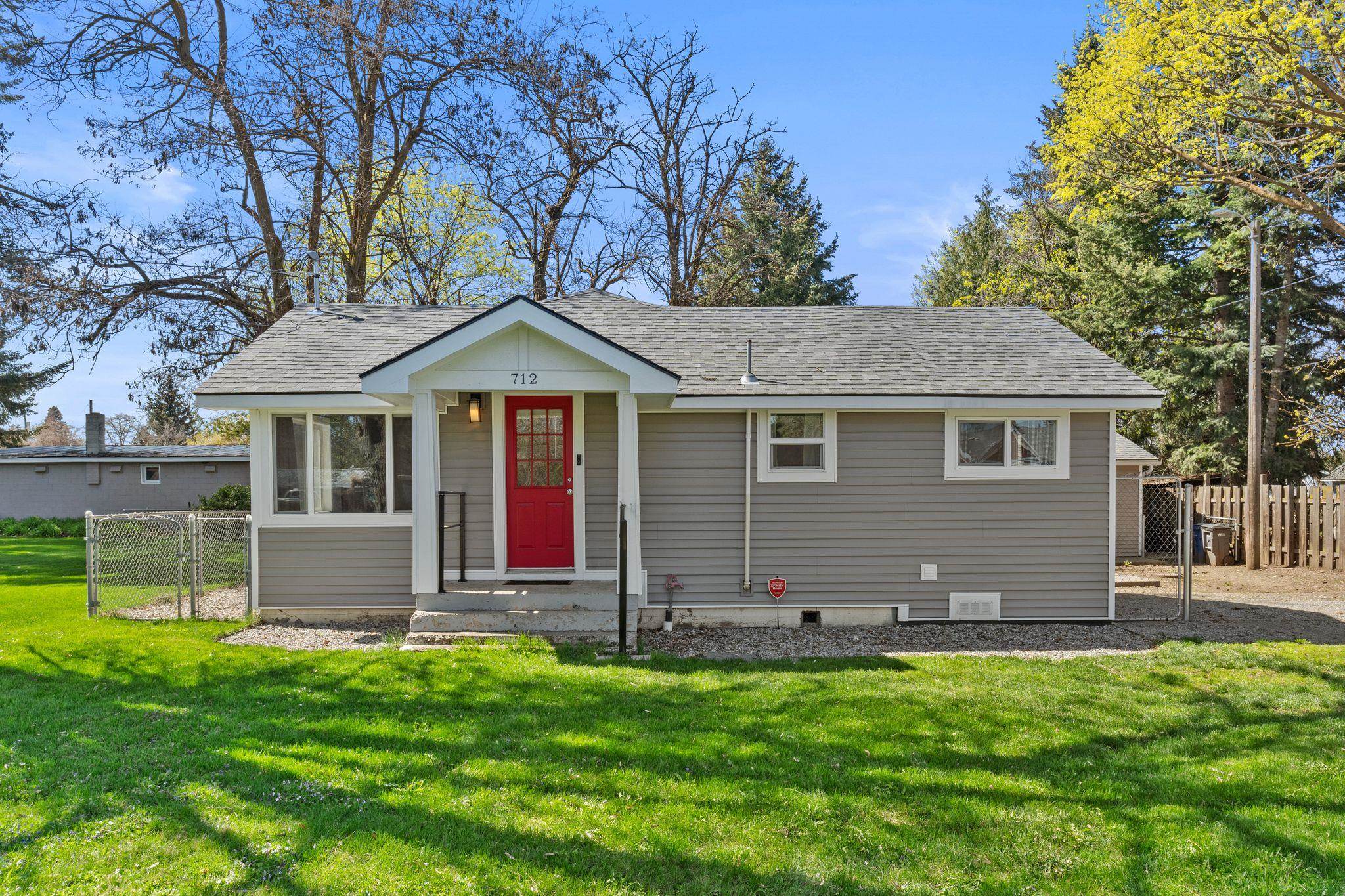 712 South Evergreen Road Spokane Valley, WA 99216 - Photo 1 of 23