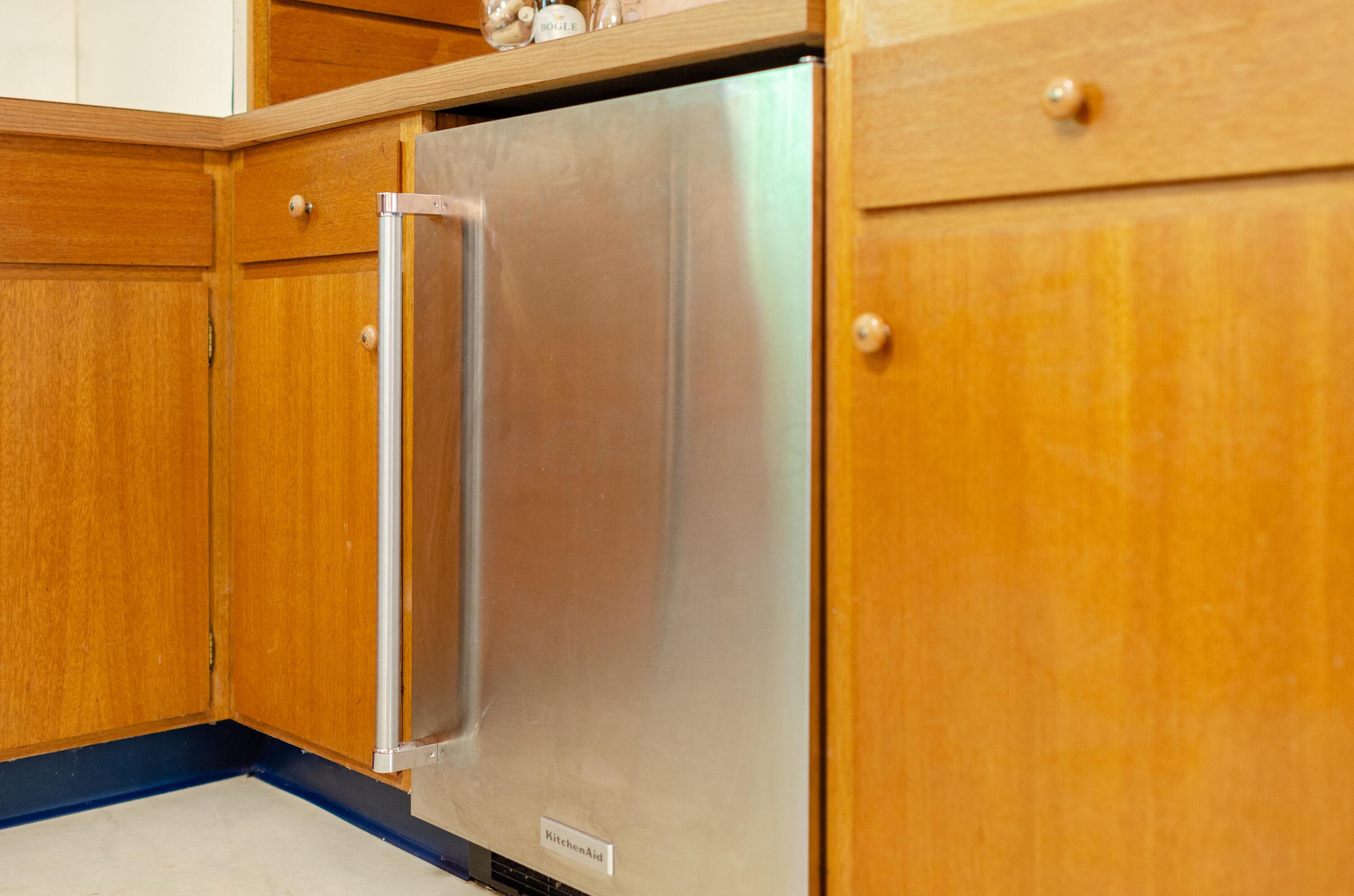 6665 Merwin Road Columbus, OH 43235 - Photo 36 of 58 Stainless steel Kitchen Aid beverage fridge