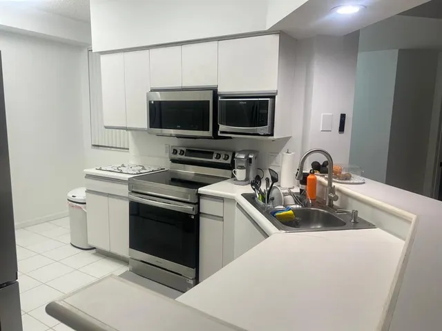 $4,500 | 3205 Northeast 184th Street, Unit 9304, North Miami Beach, FL 33160