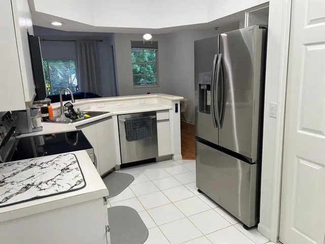 $4,500 | 3205 Northeast 184th Street, Unit 9304, North Miami Beach, FL 33160