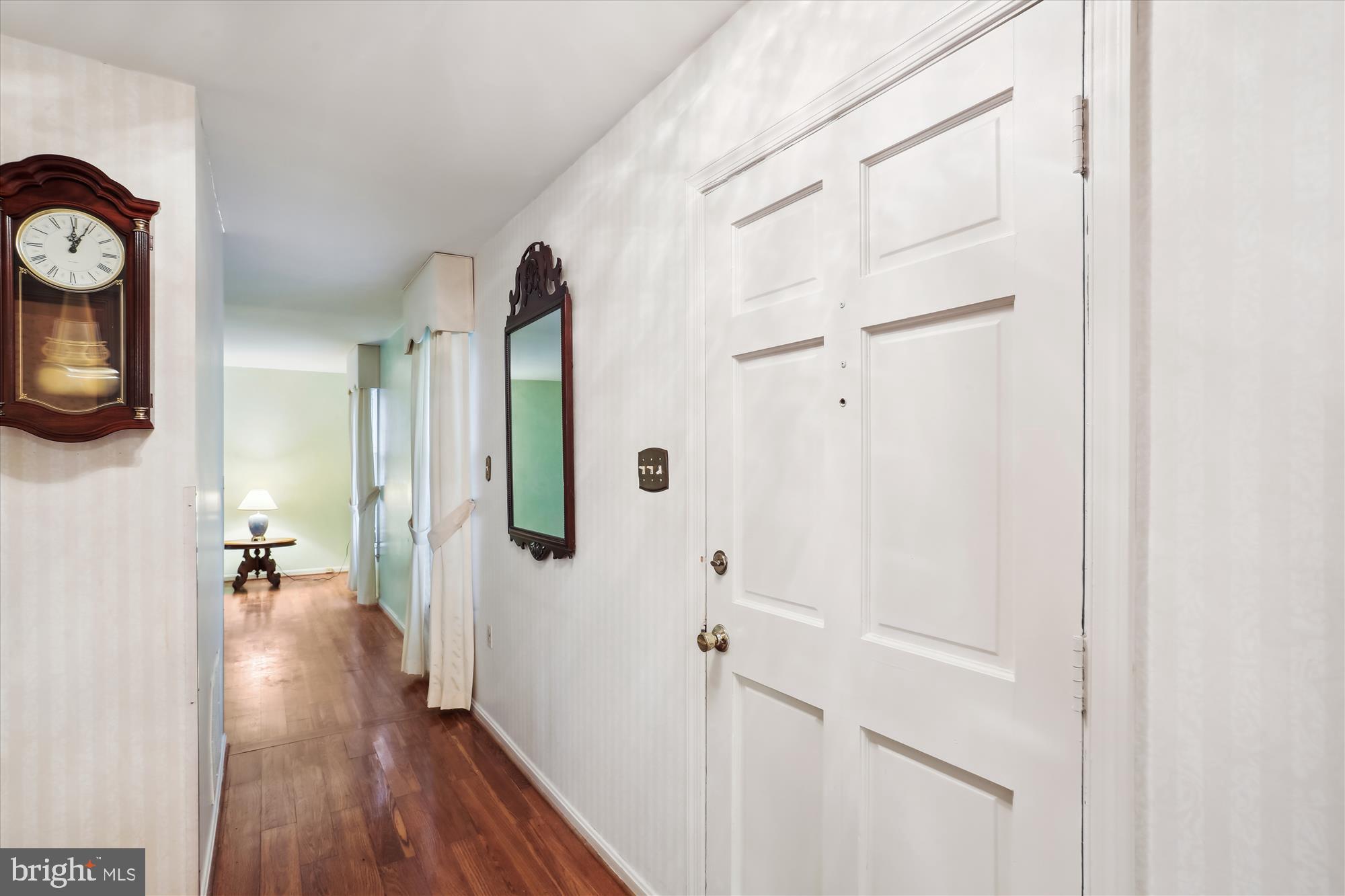 6609 Garrett Road Derwood, MD 20855 - Photo 11 of 102 Foyer