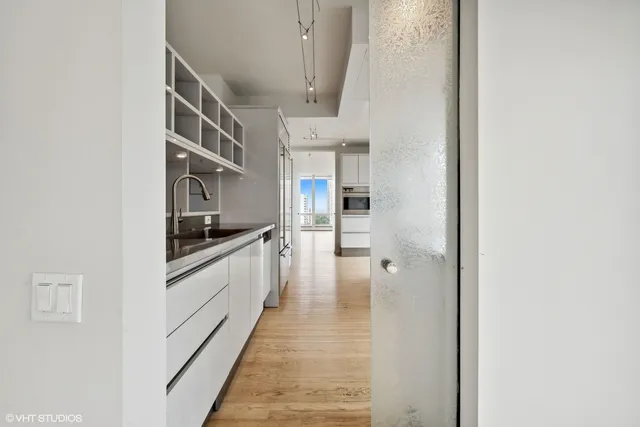 $6,900 | 1300 North Astor Street, Unit 15AB, Chicago, IL 60610