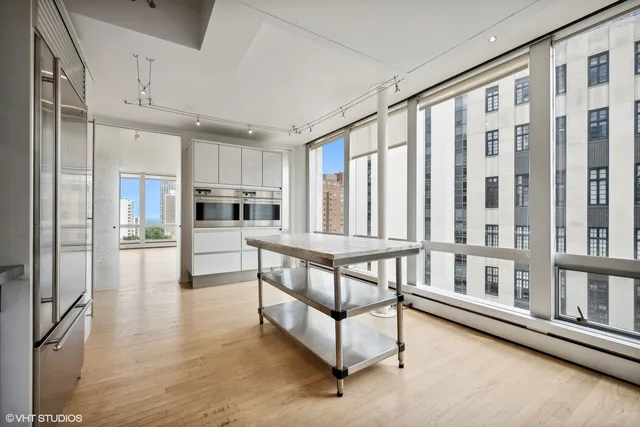 $6,900 | 1300 North Astor Street, Unit 15AB, Chicago, IL 60610