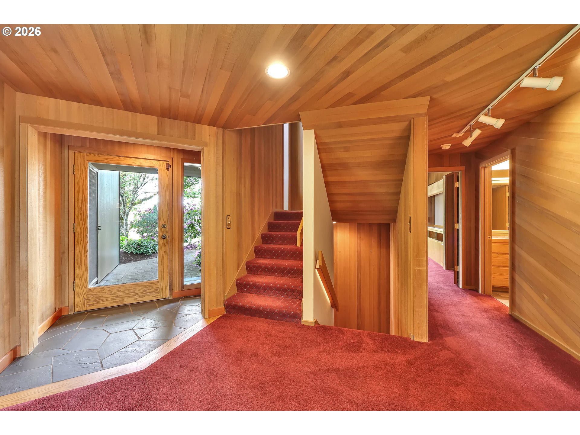 85368 Ridge Top Drive Eugene, OR 97405 - Photo 7 of 48 Entrance/Foyer