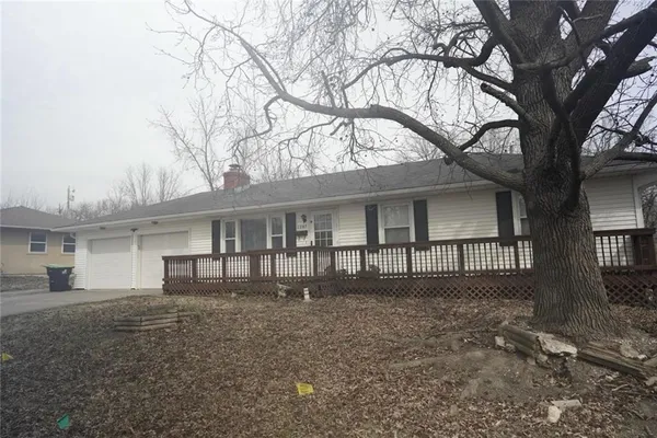 $220,000 | 1203 South Highland Drive, Harrisonville, MO 64701