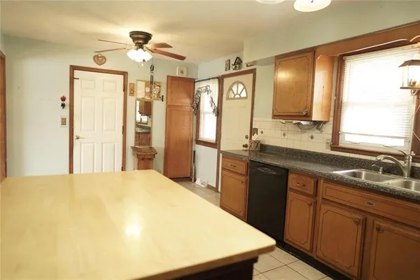 $220,000 | 1203 South Highland Drive, Harrisonville, MO 64701