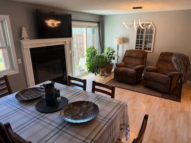 $274,900 | 403 Williamsburg Way Court, Fitchburg, WI 53719