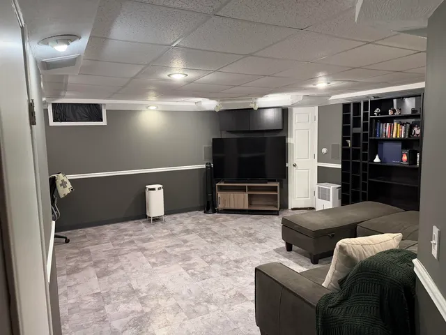 $274,900 | 403 Williamsburg Way Court, Fitchburg, WI 53719