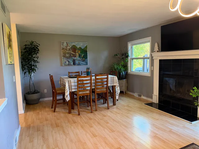 $274,900 | 403 Williamsburg Way Court, Fitchburg, WI 53719