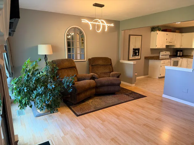 $274,900 | 403 Williamsburg Way Court, Fitchburg, WI 53719