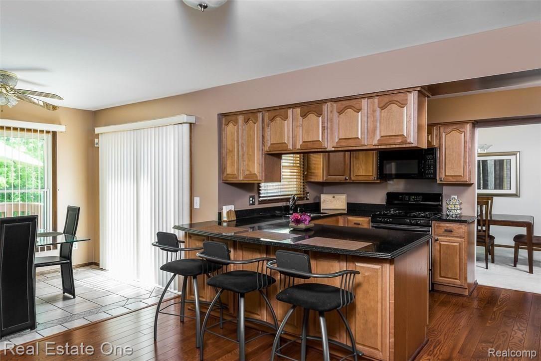 956 Homestead Court Rochester, MI 48309 - Photo 8 of 26 956 Homestead, Rochester Hills MI, Koteles, 05-19-16-1128-Edit.jpg