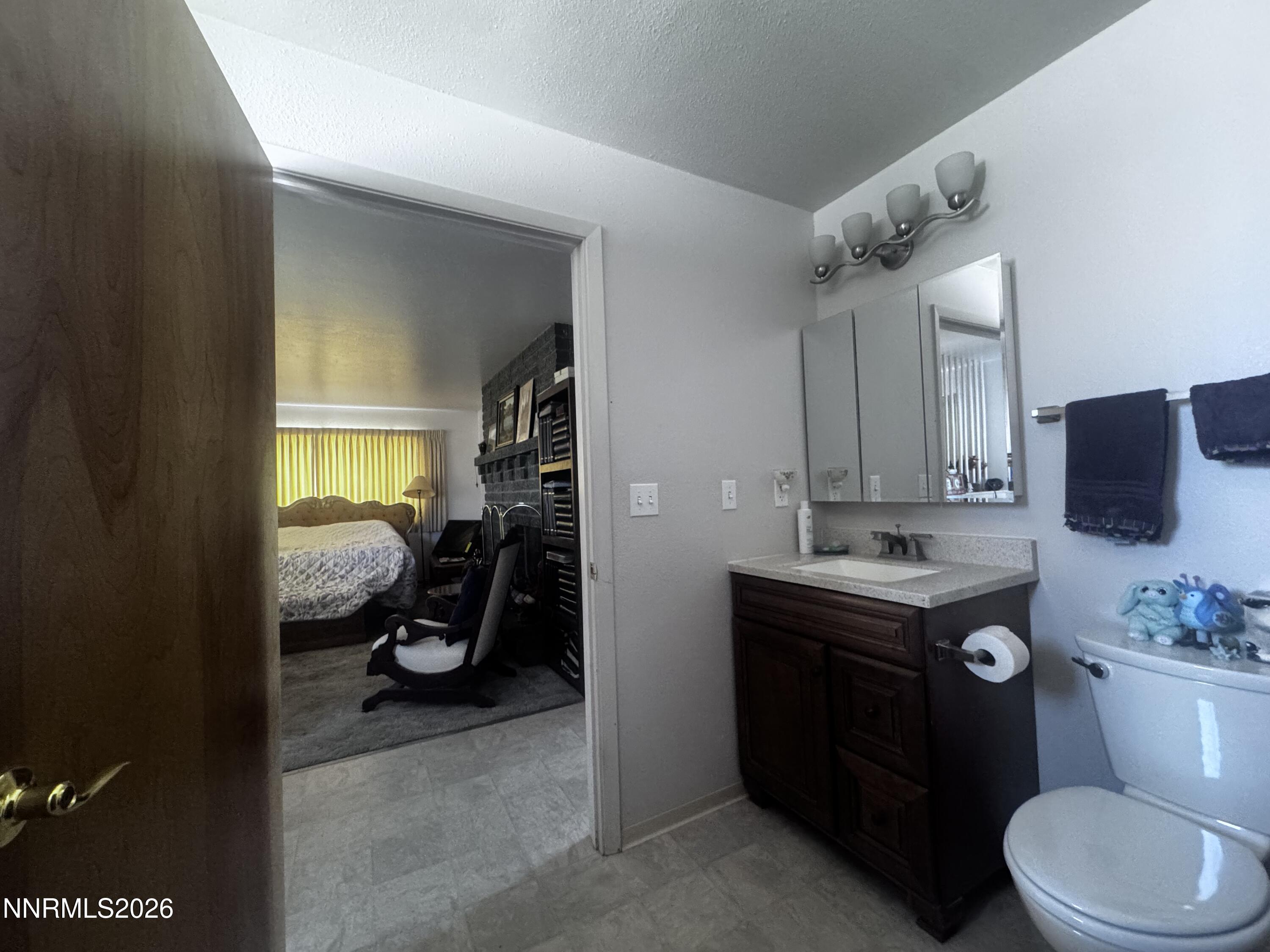 441 Venturacci Lane Fallon, NV 89406 - Photo 19 of 33 Master Bathroom 2